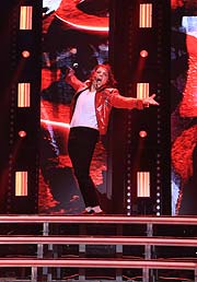  Andre Santisoi  als erwachsener Michael Jackson bei der Beat it!Musical Generalprobe in Deggendorf am 13.012020 (gFioto: Martin Schmitz)(